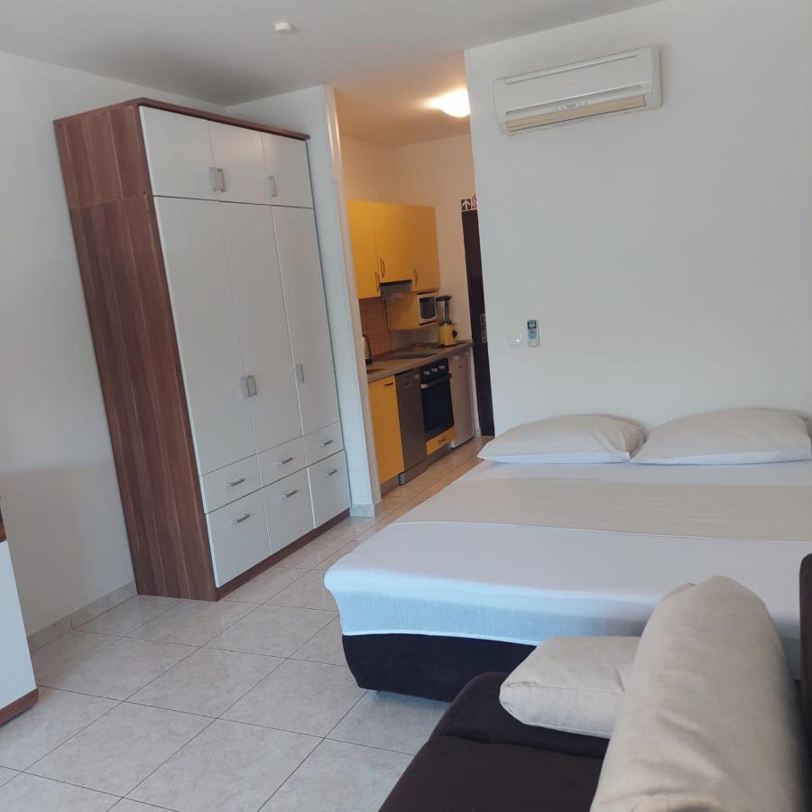 Kaštela Mihaela Studio Apartmans 150M Near The Beach מראה חיצוני תמונה